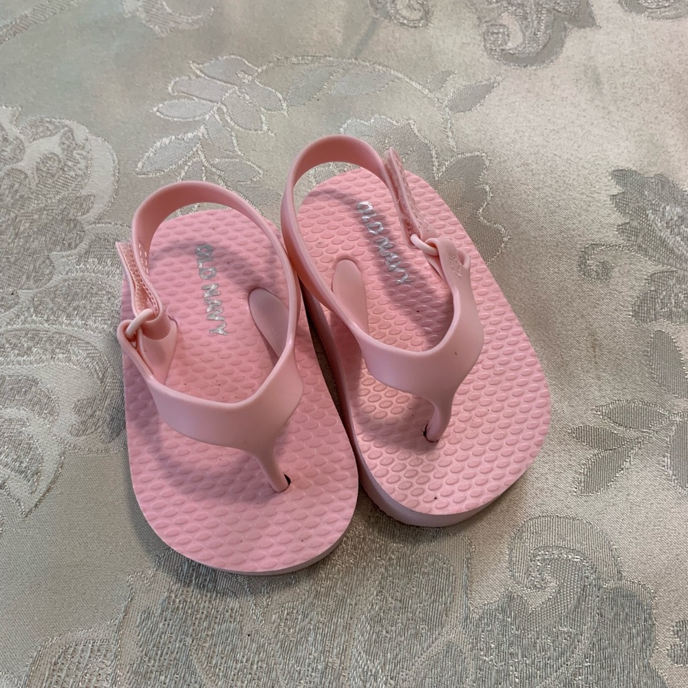 Old Navy Pink Flip Flop Sandals Size 3